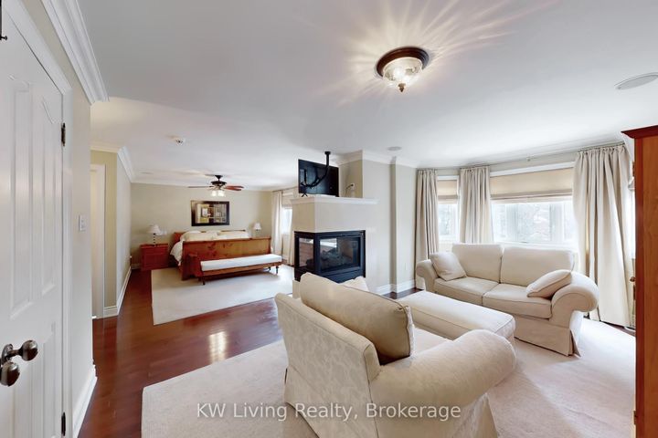 Photo 25 at 24 Highview Crescent, Bayview Hill, Richmond Hill