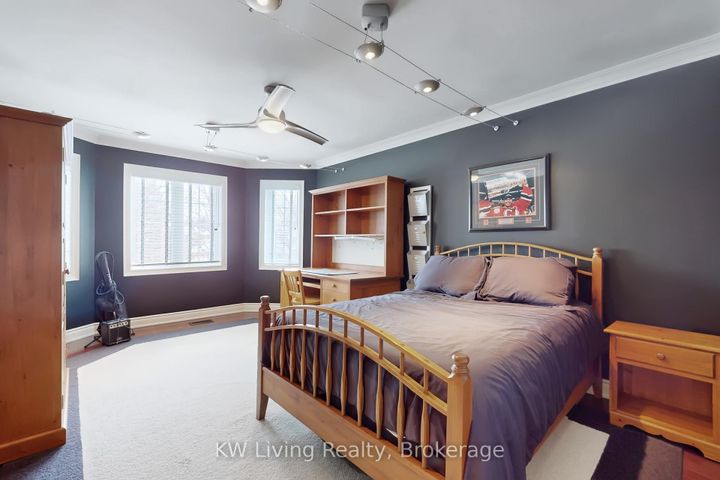 Photo 30 at 24 Highview Crescent, Bayview Hill, Richmond Hill