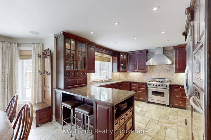 Photo 46 at 24 Highview Crescent, Bayview Hill, Richmond Hill