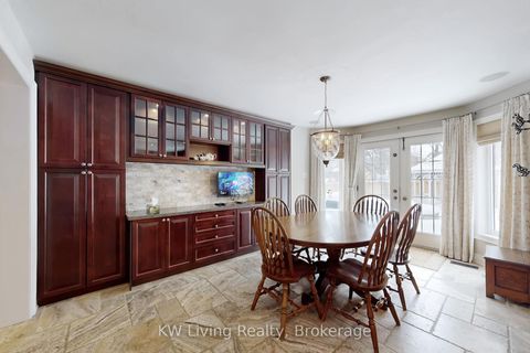 Photo 9 at 24 Highview Crescent, Bayview Hill, Richmond Hill