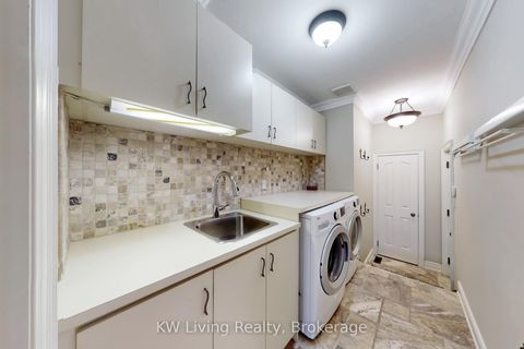 Photo 14 at 24 Highview Crescent, Bayview Hill, Richmond Hill