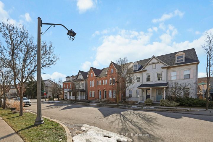 Photo 2 at 148 Littlewood Drive, RO River Oaks, Oakville