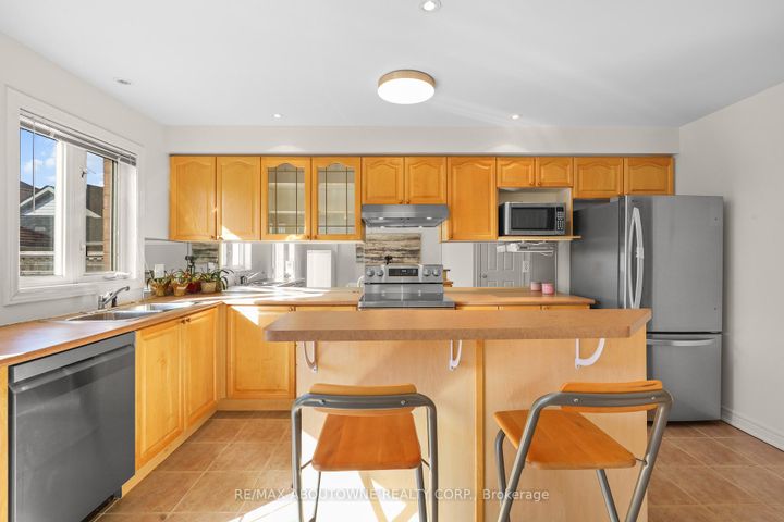 Photo 12 at 148 Littlewood Drive, RO River Oaks, Oakville