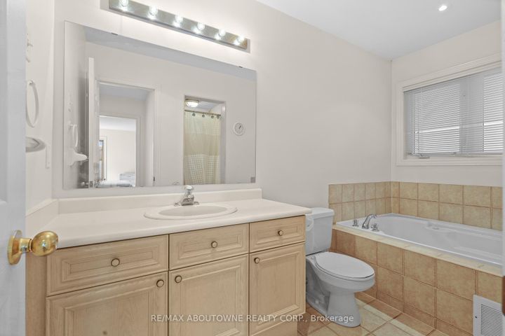 Photo 30 at 148 Littlewood Drive, RO River Oaks, Oakville