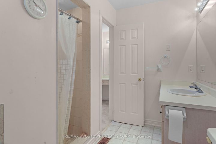 Photo 31 at 148 Littlewood Drive, RO River Oaks, Oakville