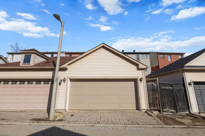 Photo 36 at 148 Littlewood Drive, RO River Oaks, Oakville