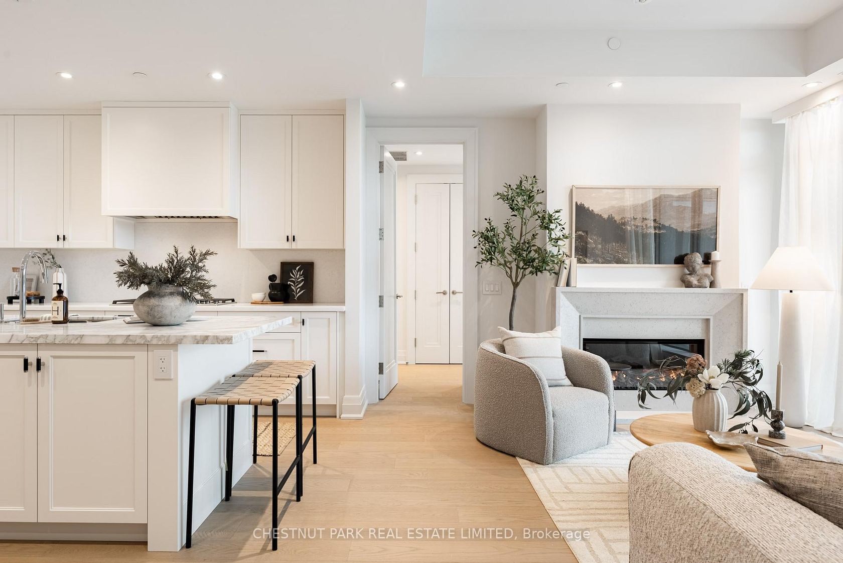 501 - 10 Prince Arthur Avenue, Annex, Toronto by Loree Meneguzzi Real Estate 501 - 10 Prince Arthur Avenue, Annex, Toronto