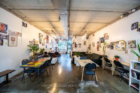 Photo 3 at 1110 Dundas Street W, Bellwoods, Toronto