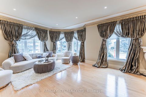 Photo 5 at 171 Lawrie Road, Beverley Glen, Vaughan