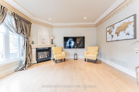 Photo 7 at 171 Lawrie Road, Beverley Glen, Vaughan