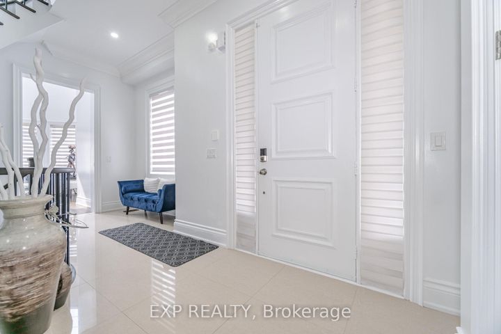 Photo 4 at 190 Torrey Pines Road, Kleinburg, Vaughan