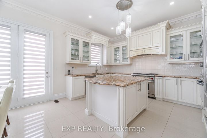 Photo 10 at 190 Torrey Pines Road, Kleinburg, Vaughan