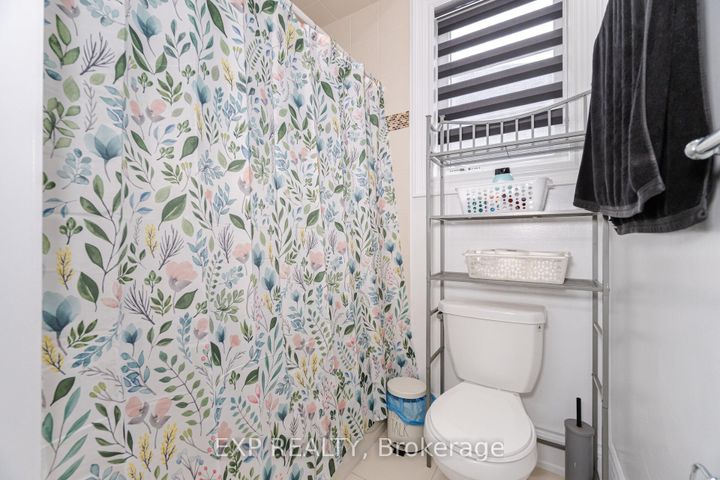 Photo 32 at 190 Torrey Pines Road, Kleinburg, Vaughan