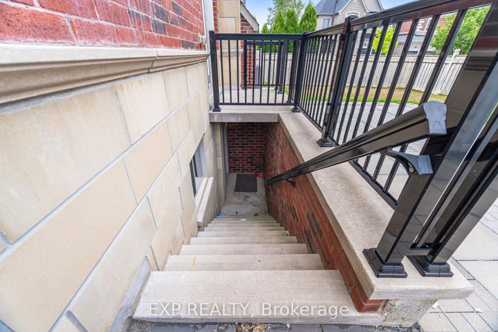 Photo 36 at 190 Torrey Pines Road, Kleinburg, Vaughan