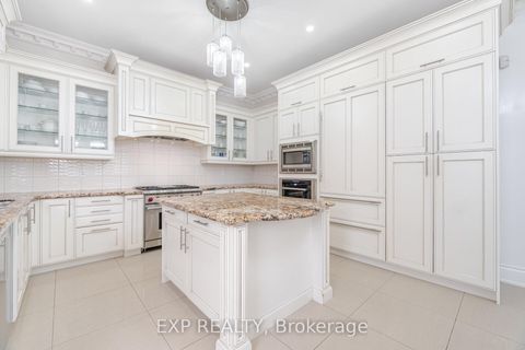 Photo 11 at 190 Torrey Pines Road, Kleinburg, Vaughan