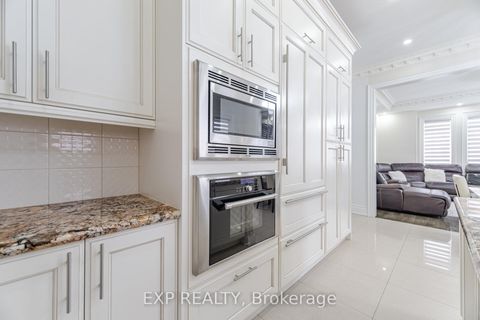 Photo 12 at 190 Torrey Pines Road, Kleinburg, Vaughan