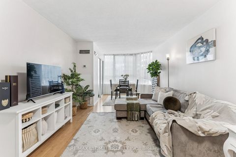 Photo 3 at 403 - 717 Bay Street, Bay Street Corridor, Toronto