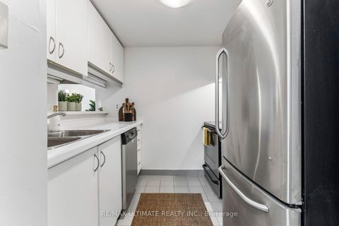 Photo 7 at 403 - 717 Bay Street, Bay Street Corridor, Toronto