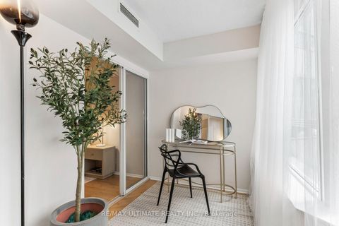 Photo 8 at 403 - 717 Bay Street, Bay Street Corridor, Toronto