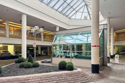 Photo 17 at 403 - 717 Bay Street, Bay Street Corridor, Toronto