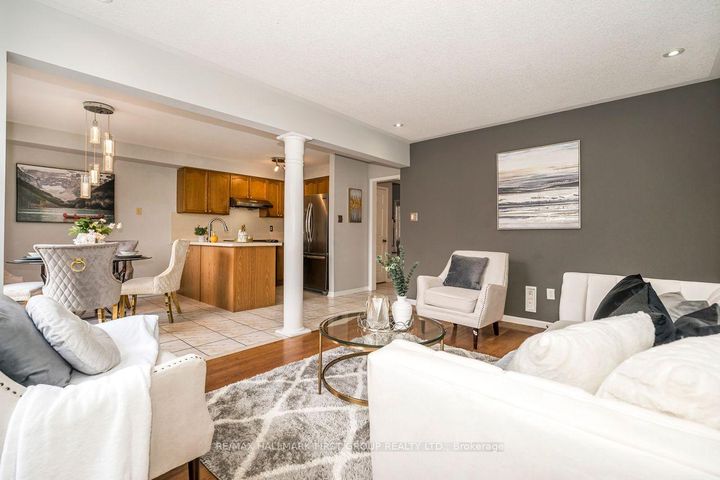 Photo 6 at 1636 Sarasota Crescent, Samac, Oshawa