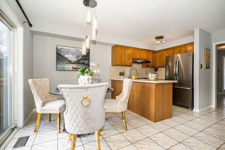 Photo 8 at 1636 Sarasota Crescent, Samac, Oshawa