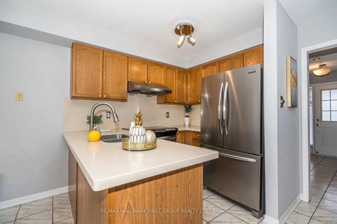 Photo 10 at 1636 Sarasota Crescent, Samac, Oshawa