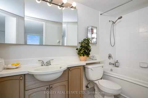 Photo 18 at 706 - 17 Michael Power Place, City Centre West, Toronto