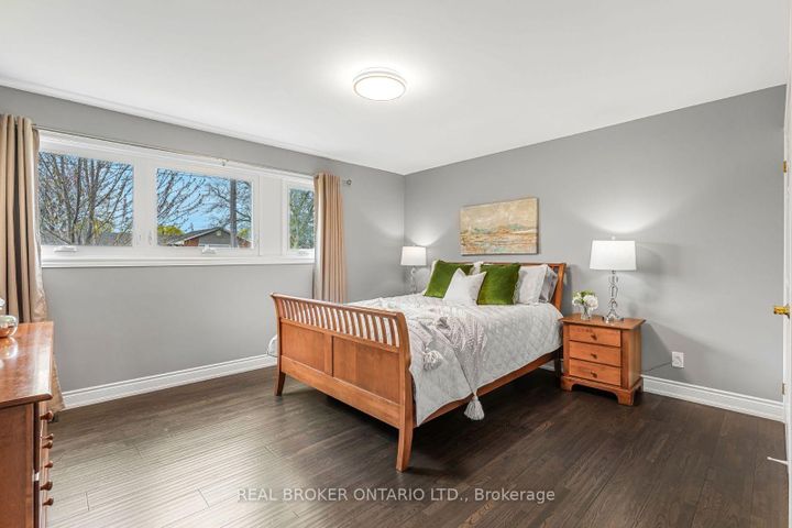 Photo 16 at 3 Ellesboro Drive, Streetsville, Mississauga