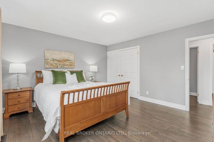 Photo 17 at 3 Ellesboro Drive, Streetsville, Mississauga