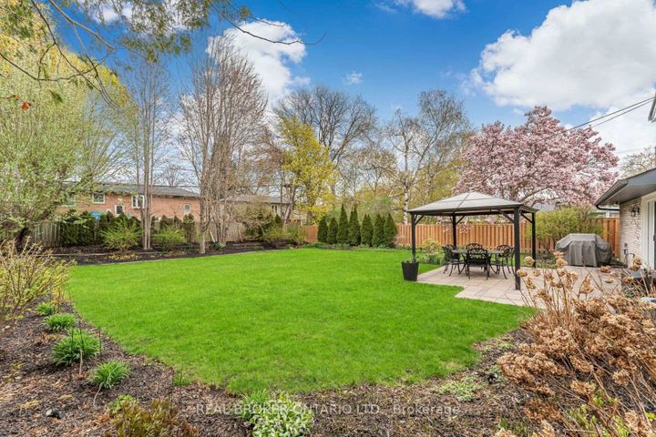 Photo 30 at 3 Ellesboro Drive, Streetsville, Mississauga