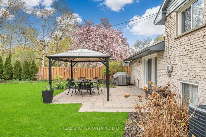 Photo 31 at 3 Ellesboro Drive, Streetsville, Mississauga