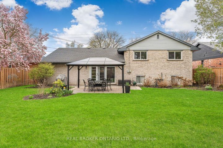 Photo 33 at 3 Ellesboro Drive, Streetsville, Mississauga