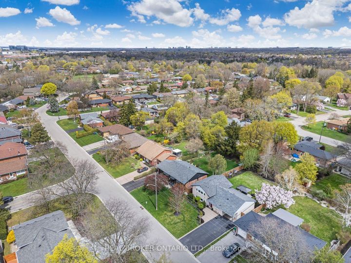 Photo 38 at 3 Ellesboro Drive, Streetsville, Mississauga