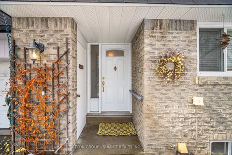 Photo 1 at 11 St Andrew's Court, Hills of St Andrew, Aurora