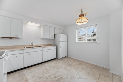 Photo 4 at 11 St Andrew's Court, Hills of St Andrew, Aurora