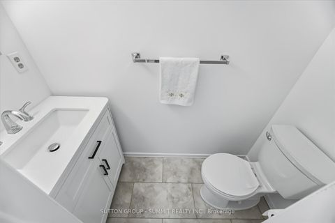 Photo 10 at 11 St Andrew's Court, Hills of St Andrew, Aurora