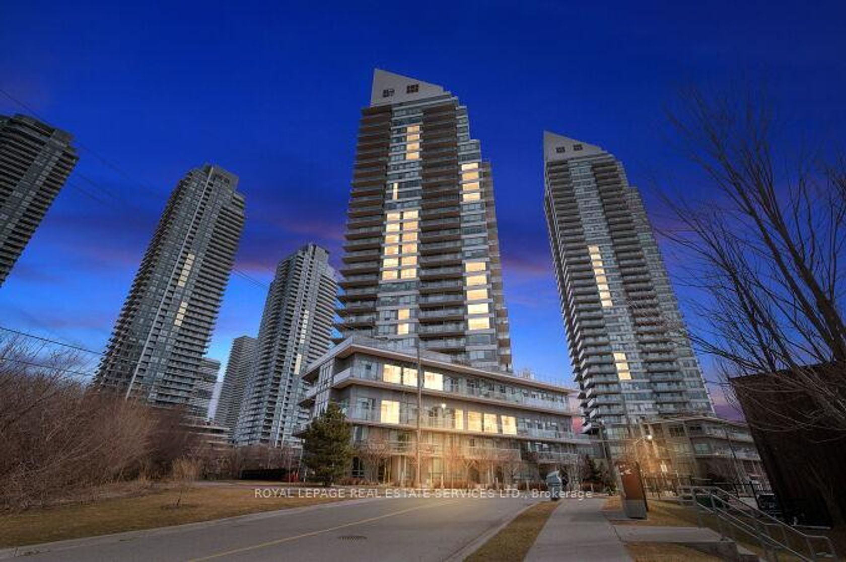 904 - 15 Legion Road, Mimico, Toronto photo number 2