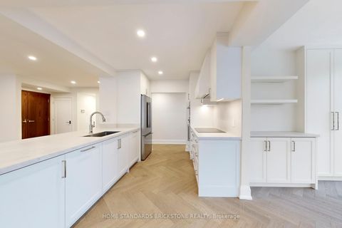 Photo 11 at 1001 - 40 Rosehill Avenue, Moore Park, Toronto