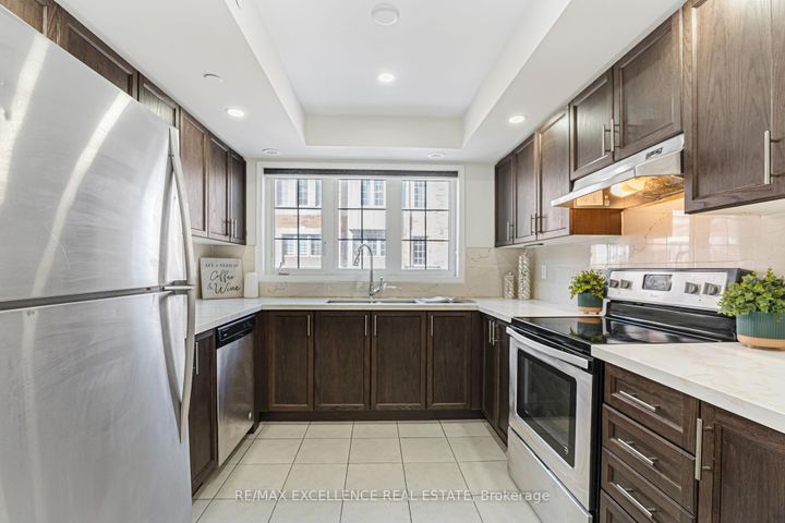 Photo 11 at 34 Pony Path, Windfields, Oshawa