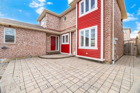 Photo 4 at 317 Bristol Road W, Hurontario, Mississauga