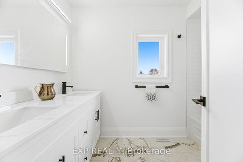 Photo 23 at 317 Bristol Road W, Hurontario, Mississauga