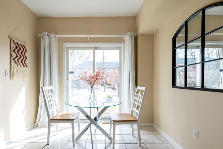 Photo 6 at 11 Zermatt Way, Unionville, Markham