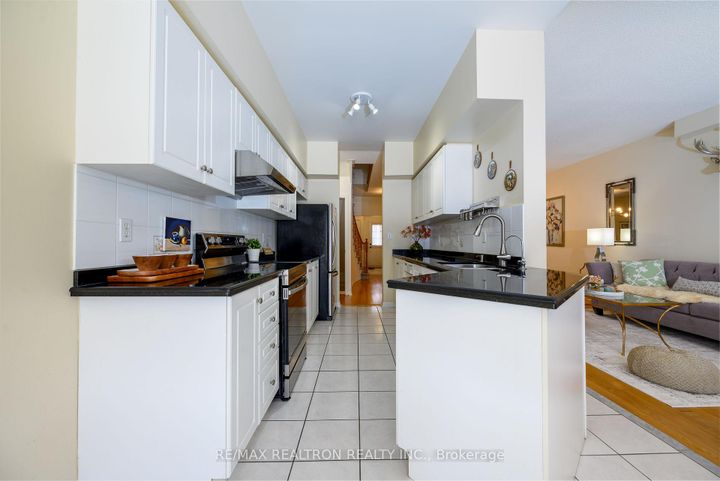 Photo 9 at 11 Zermatt Way, Unionville, Markham