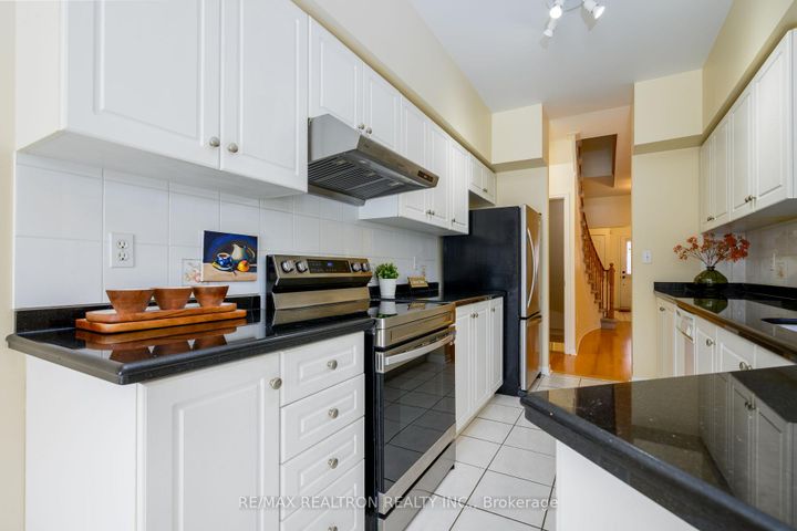 Photo 10 at 11 Zermatt Way, Unionville, Markham