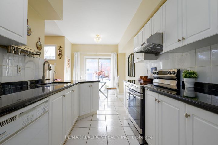 Photo 11 at 11 Zermatt Way, Unionville, Markham