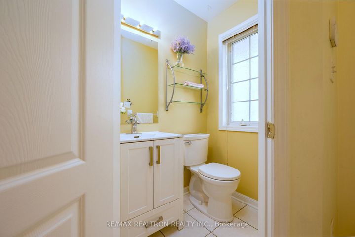 Photo 13 at 11 Zermatt Way, Unionville, Markham