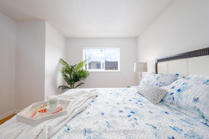 Photo 18 at 11 Zermatt Way, Unionville, Markham