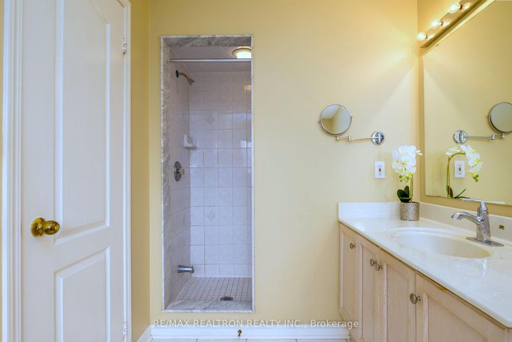 Photo 22 at 11 Zermatt Way, Unionville, Markham