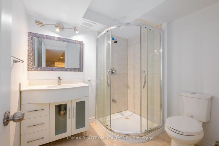 Photo 34 at 11 Zermatt Way, Unionville, Markham